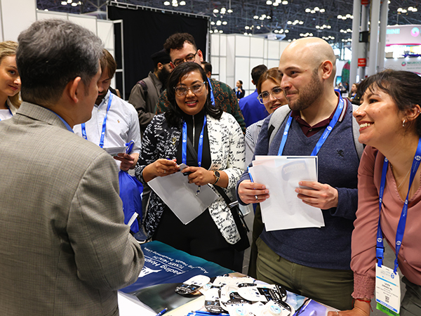 APA Resident members exploring the Residency Fair